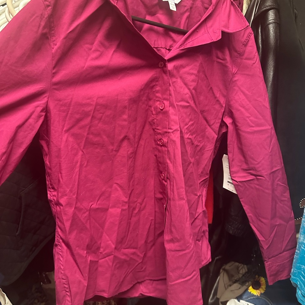 Time and Tru Fuchsia‎ Button-Up Shirt